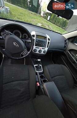 Хэтчбек Kia Ceed 2008 в 