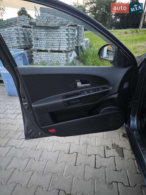 Хэтчбек Kia Ceed 2008 в Виноградове