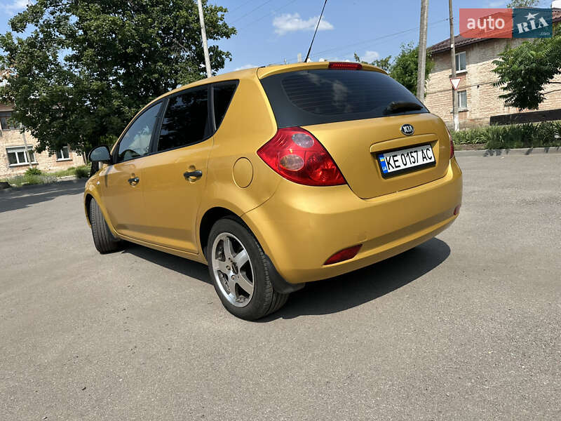 Хетчбек Kia Ceed 2008 в Дніпрі