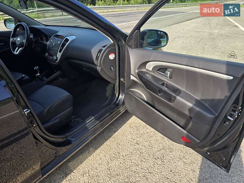 Универсал Kia Ceed 2012 в Ковеле