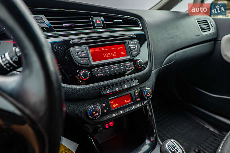 Хетчбек Kia Ceed 2016 в Києві