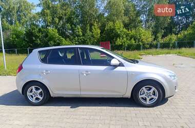 Хетчбек Kia Ceed 2009 в 
