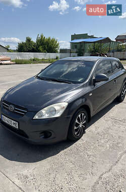 Хэтчбек Kia Ceed 2008 в 