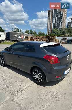 Хэтчбек Kia Ceed 2008 в 