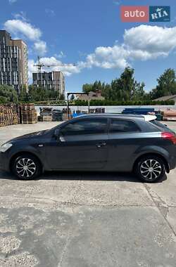 Хэтчбек Kia Ceed 2008 в 