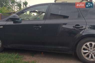 Хэтчбек Kia Ceed 2007 в 