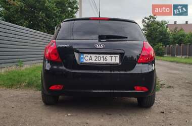 Хэтчбек Kia Ceed 2007 в 