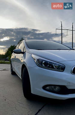 Хэтчбек Kia Ceed 2013 в 