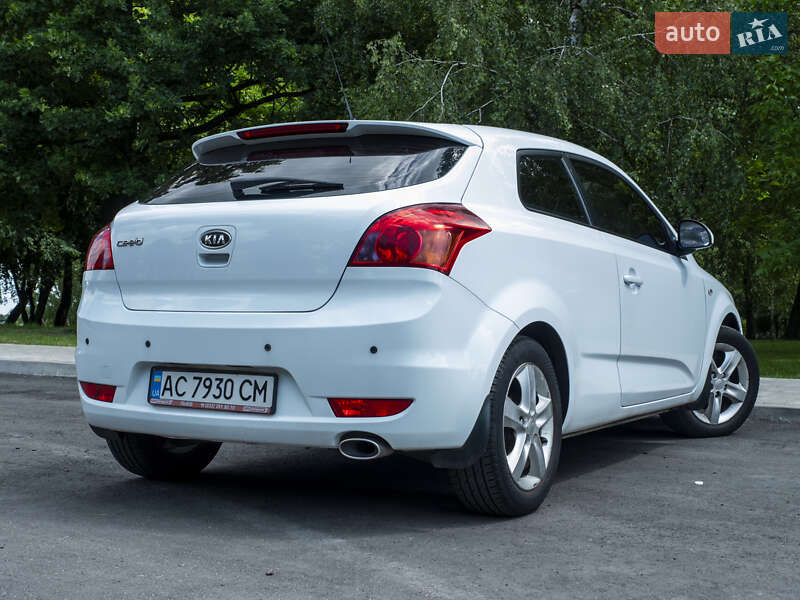 Хетчбек Kia Ceed 2008 в Нововолинську