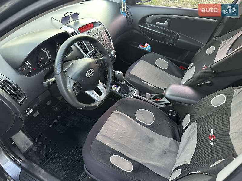 Хэтчбек Kia Ceed 2009 в Харькове