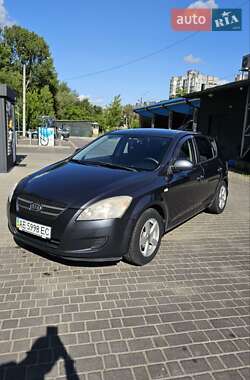 Хэтчбек Kia Ceed 2009 в Днепре