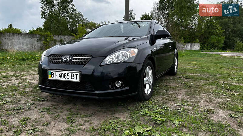 Хэтчбек Kia Ceed 2008 в 