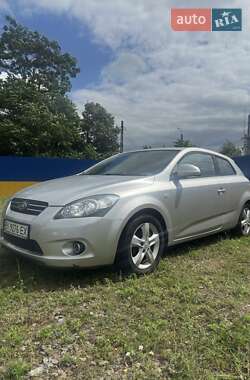 Хэтчбек Kia Ceed 2008 в 