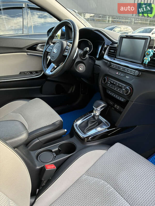 Хетчбек Kia Ceed 2019 в Києві фото 10 Хетчбек Kia Ceed 2019 в Києві