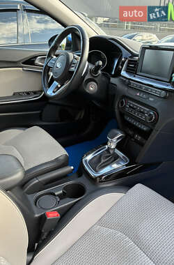 Хэтчбек Kia Ceed 2019 в 