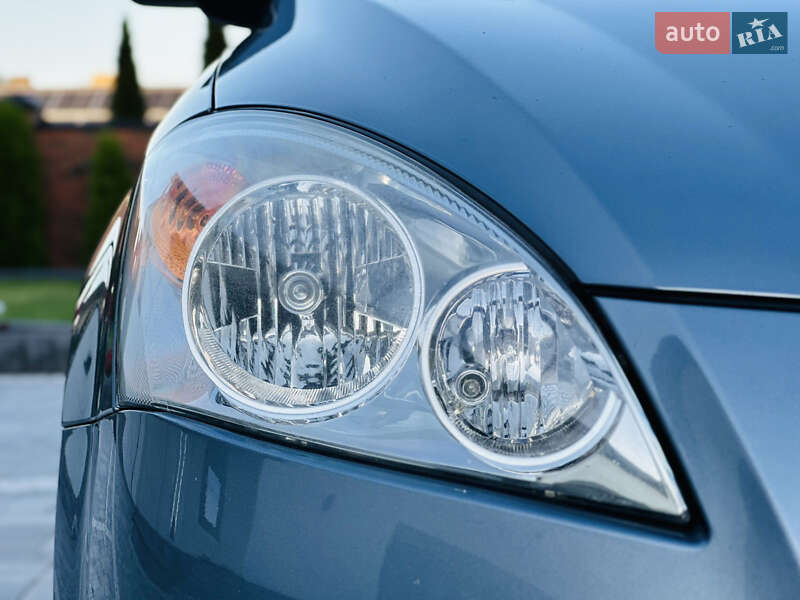 Хэтчбек Kia Ceed 2009 в Луцке