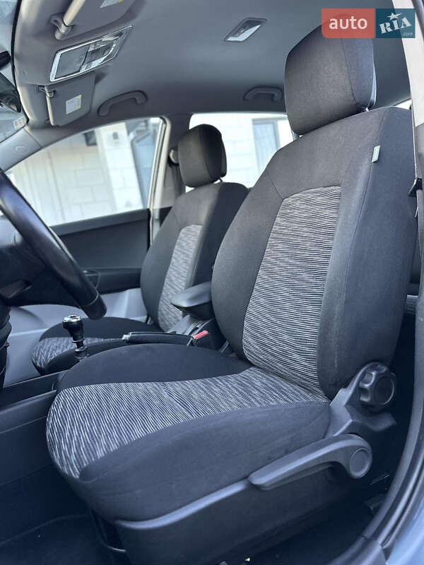Хэтчбек Kia Ceed 2009 в Луцке