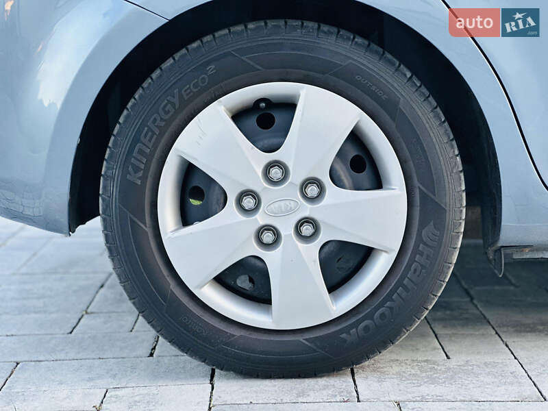 Хэтчбек Kia Ceed 2009 в Луцке