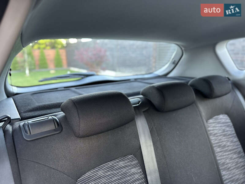 Хэтчбек Kia Ceed 2009 в Луцке