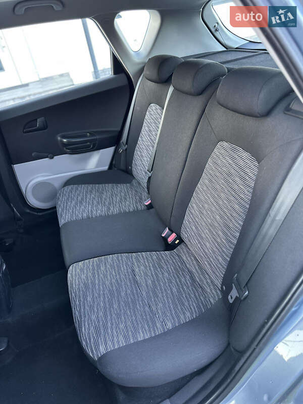 Хэтчбек Kia Ceed 2009 в Луцке