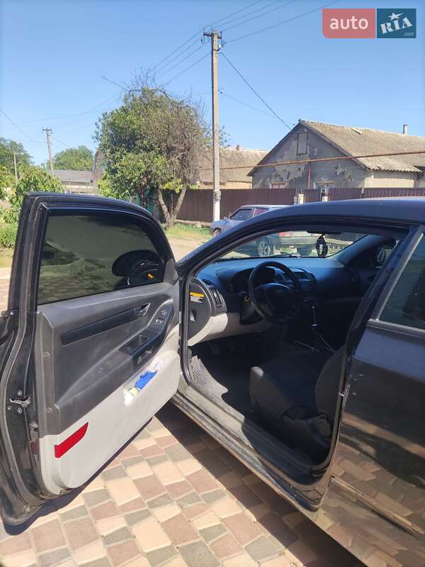 Хэтчбек Kia Ceed 2008 в Одессе