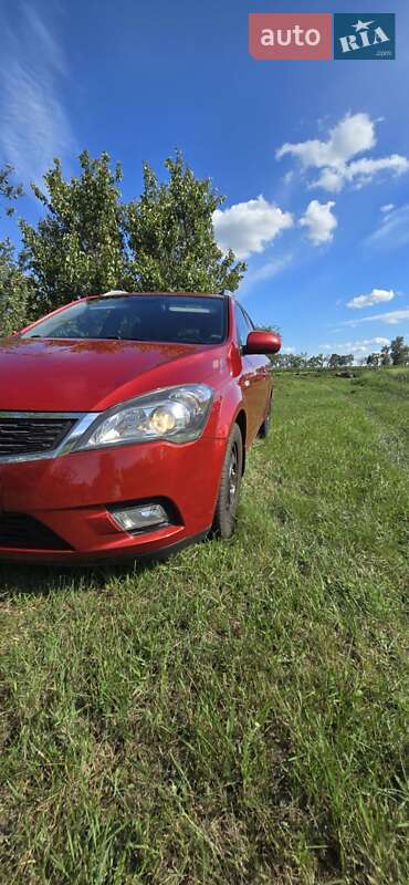 Универсал Kia Ceed 2009 в Золочеве