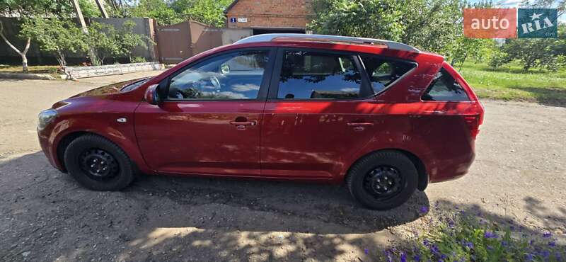 Универсал Kia Ceed 2009 в Золочеве