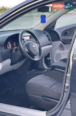 Хэтчбек Kia Ceed 2007 в 