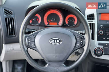 Хэтчбек Kia Ceed 2007 в 