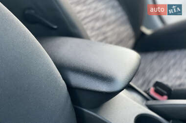 Хэтчбек Kia Ceed 2007 в 