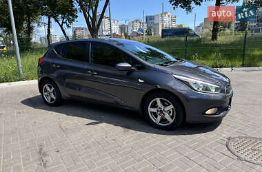 Хэтчбек Kia Ceed 2015 в Киеве