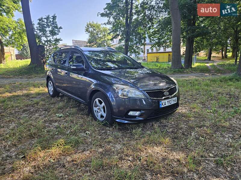 Універсал Kia Ceed 2010 в Звягелі