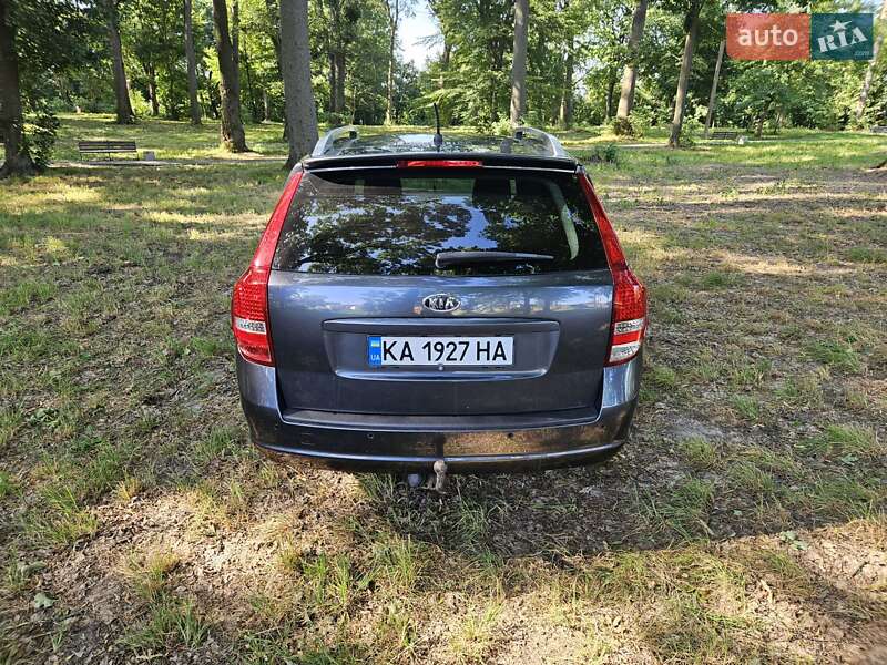 Універсал Kia Ceed 2010 в Звягелі