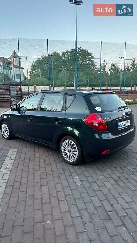 Хэтчбек Kia Ceed 2009 в Нововолынске фото 4 Хэтчбек Kia Ceed 2009 в Нововолынске