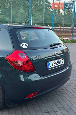 Хэтчбек Kia Ceed 2009 в Нововолынске