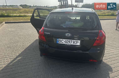 Хэтчбек Kia Ceed 2007 в 