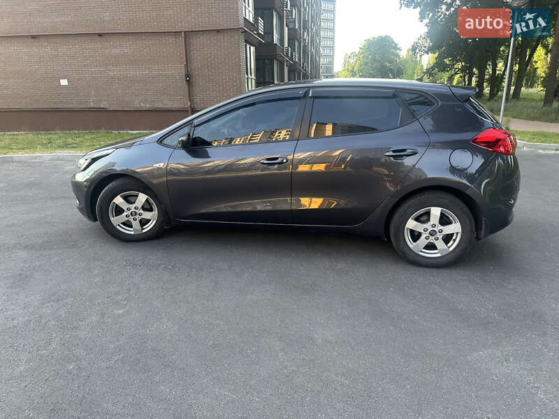 Хэтчбек Kia Ceed 2012 в Чернигове