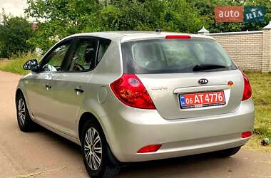 Хэтчбек Kia Ceed 2007 в 