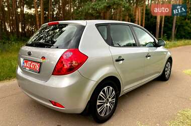 Хэтчбек Kia Ceed 2007 в 