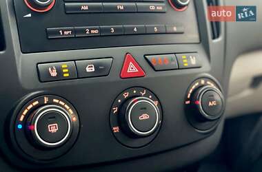 Хэтчбек Kia Ceed 2007 в 
