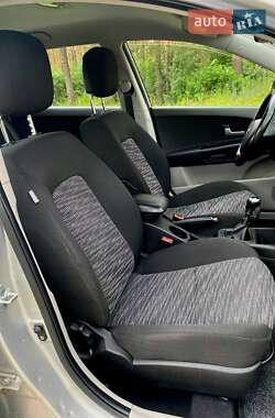 Хэтчбек Kia Ceed 2007 в 