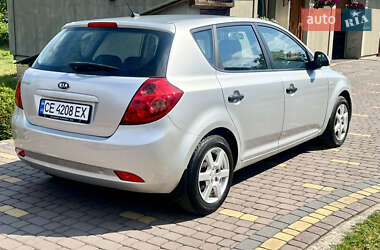 Хетчбек Kia Ceed 2009 в 