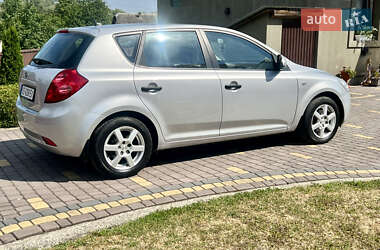 Хетчбек Kia Ceed 2009 в 