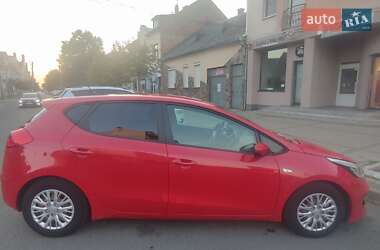 Хэтчбек Kia Ceed 2015 в Ужгороде