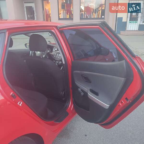 Хэтчбек Kia Ceed 2015 в Ужгороде