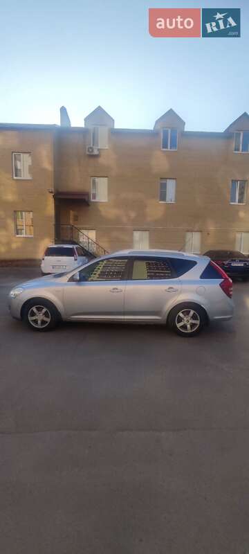Универсал Kia Ceed 2008 в Сумах