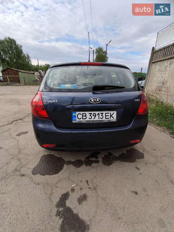 Хэтчбек Kia Ceed 2008 в Чернигове
