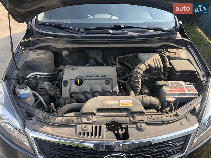 Хэтчбек Kia Ceed 2011 в Кролевце