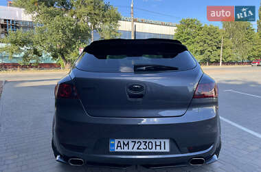 Хэтчбек Kia Ceed 2010 в 