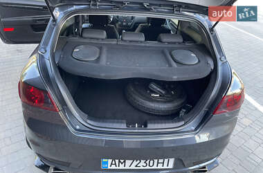 Хэтчбек Kia Ceed 2010 в 